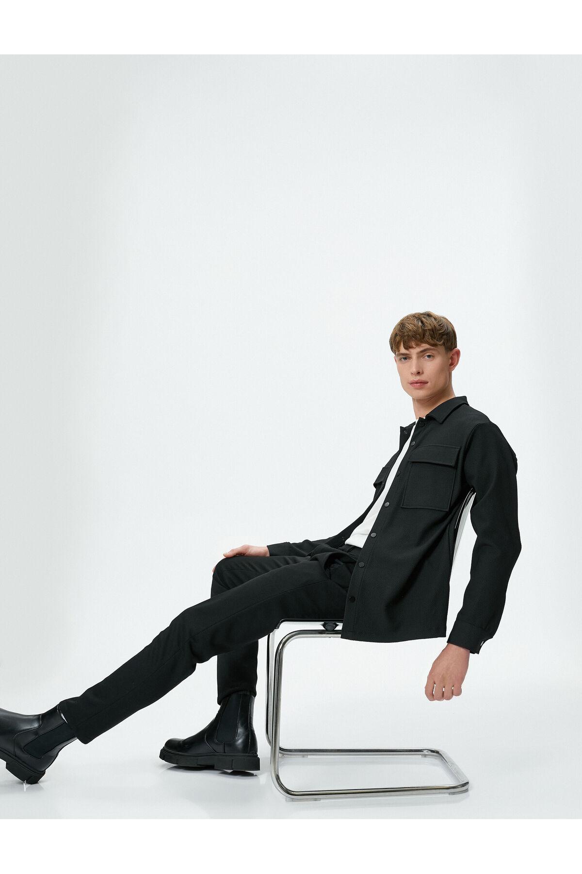 پیراهن اسپرت با جزئیات جیبی و دکمههای ضربهگیر یقه کلاسیک