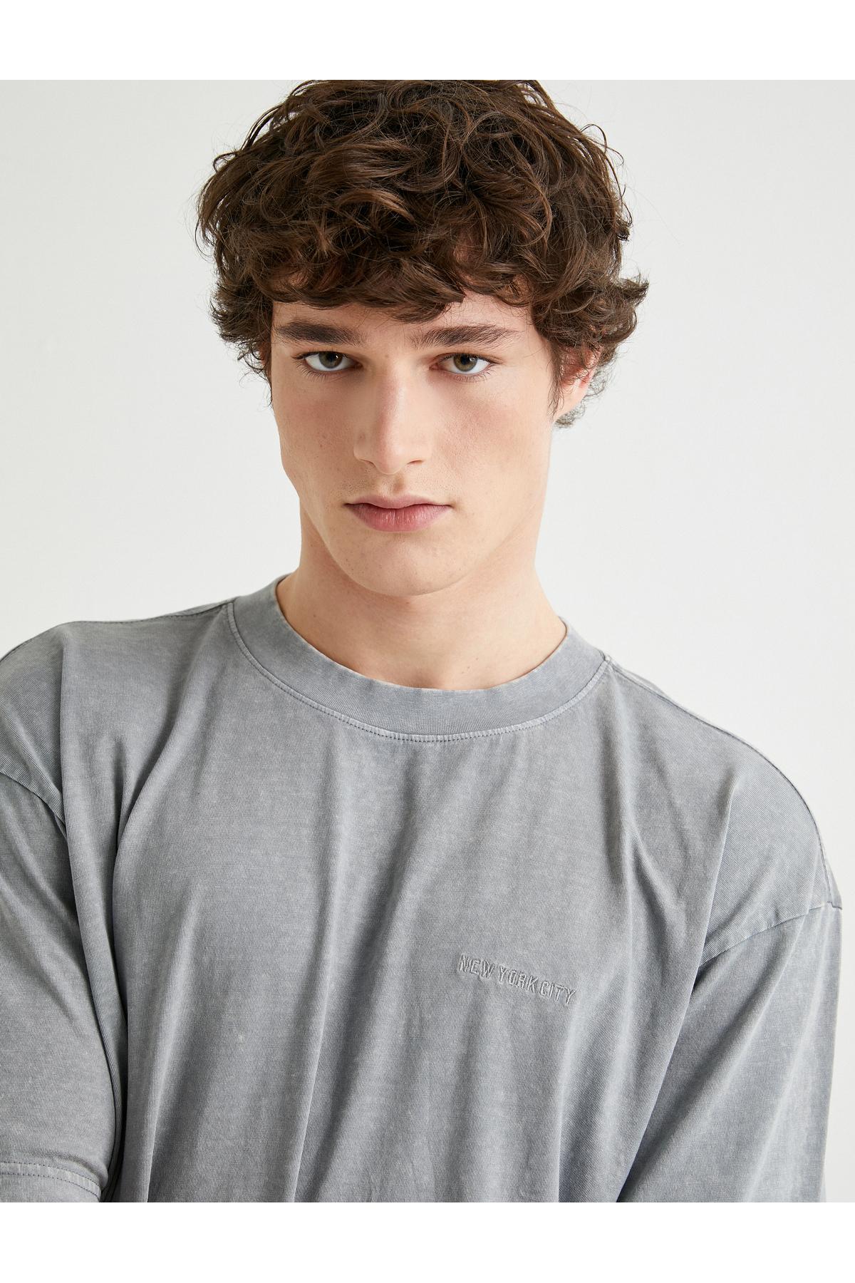 تیشرت قابل شستشو یقه دوزی شده با یقه آستین کوتاه نخی