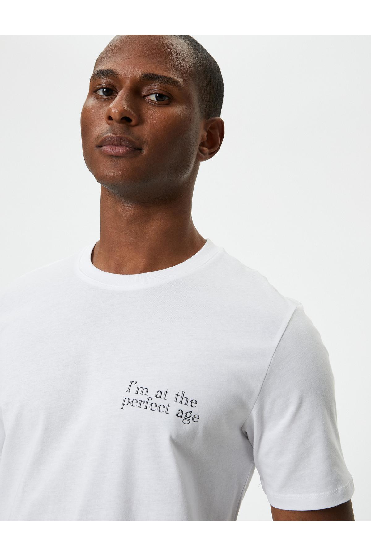 تیشرت چاپی شعار اسلیم فیت یقه کوتاه آستین کوتاه