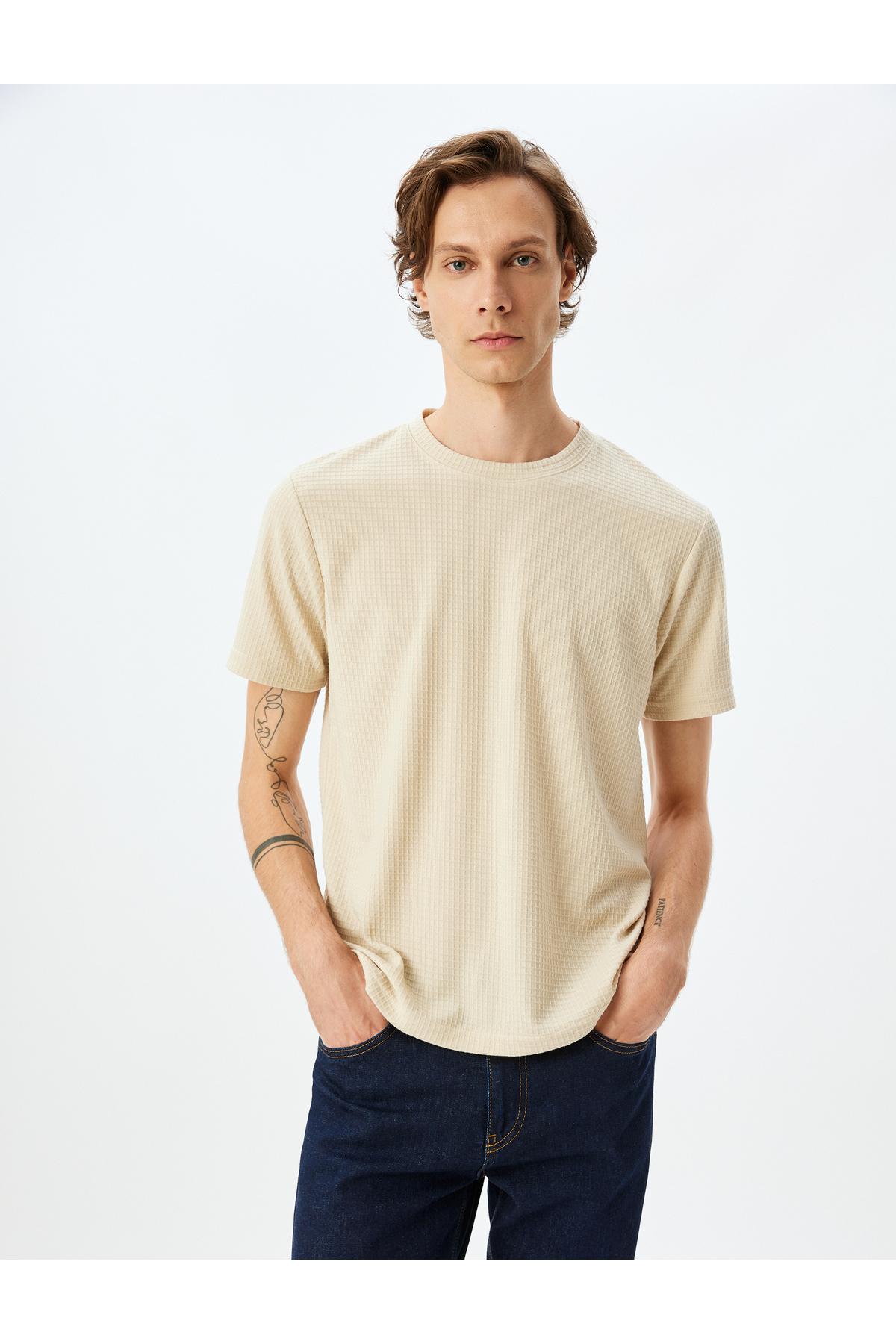 تیشرت یقه کوتاه آستین کوتاه بافت باریک